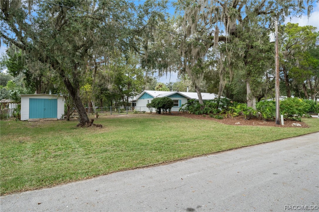 6832 S Holly Oak Point