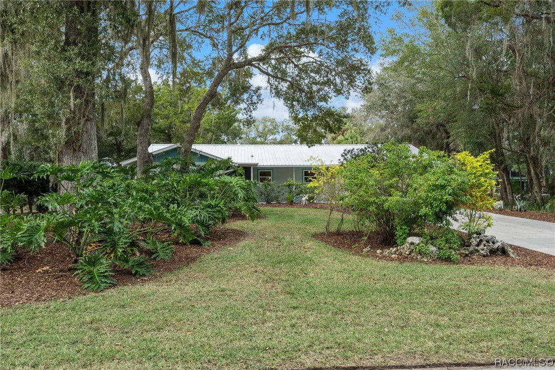 6832 S Holly Oak Point