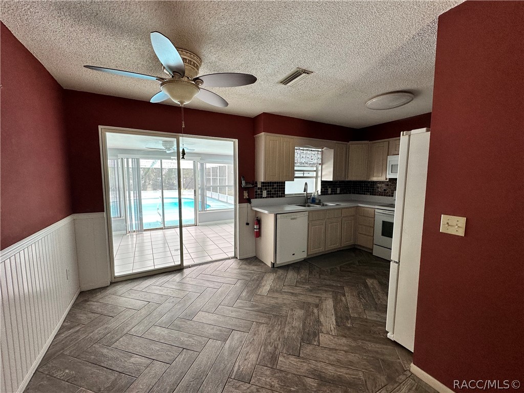 8917 W River Glen Court