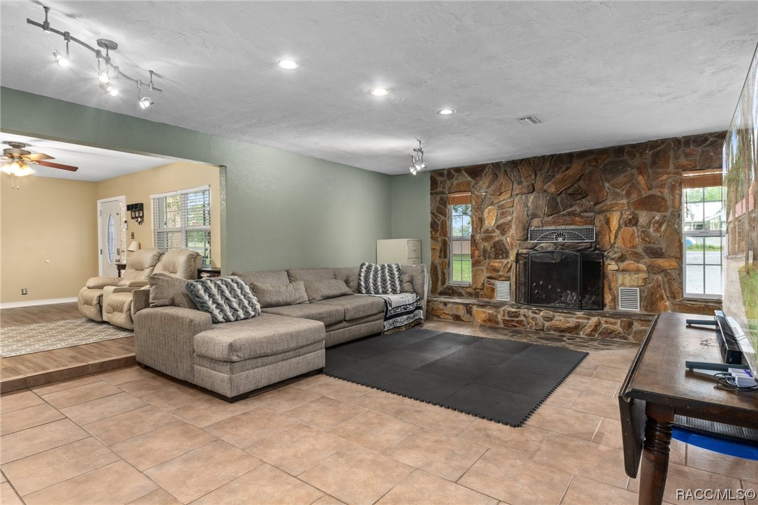 4948 W Pleasant Acres Place