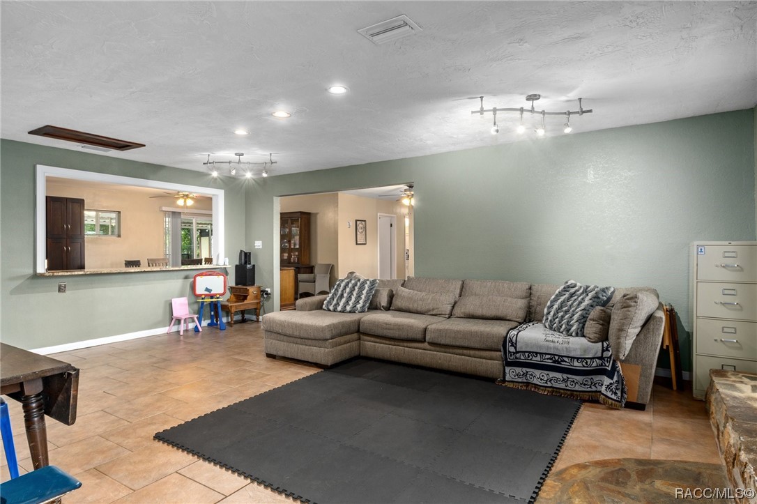4948 W Pleasant Acres Place