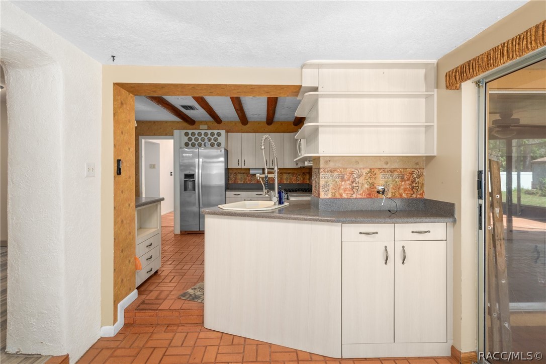 25 N Country Club Drive