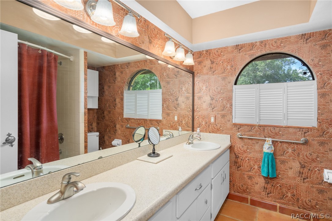 25 N Country Club Drive