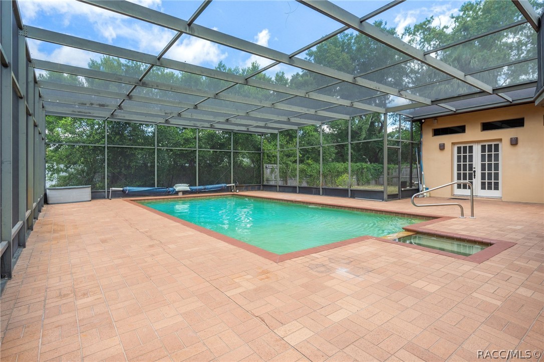 25 N Country Club Drive