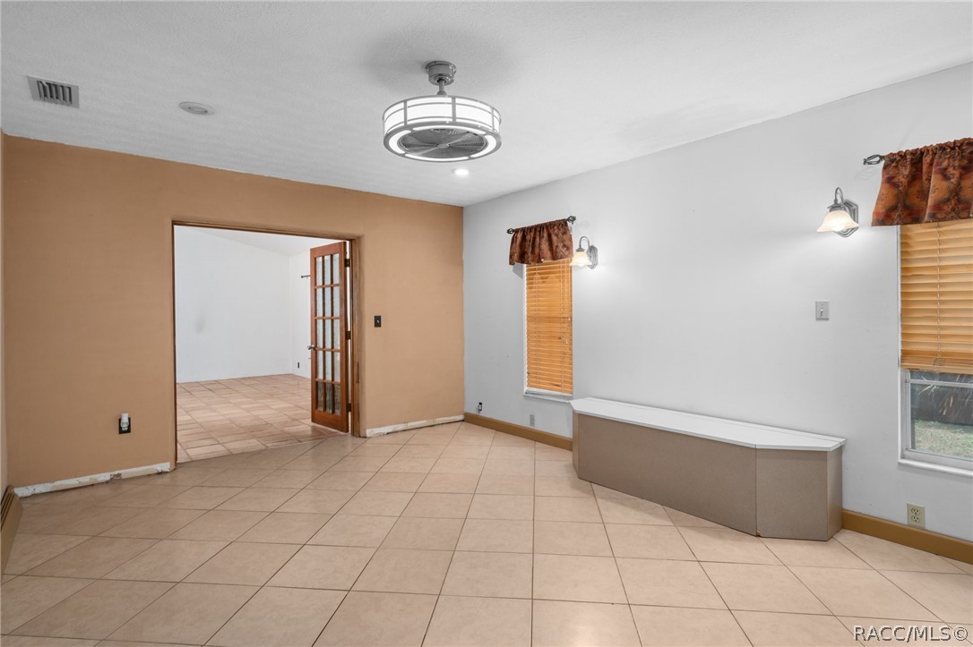 25 N Country Club Drive