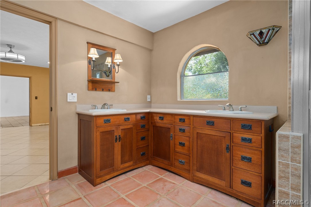 25 N Country Club Drive
