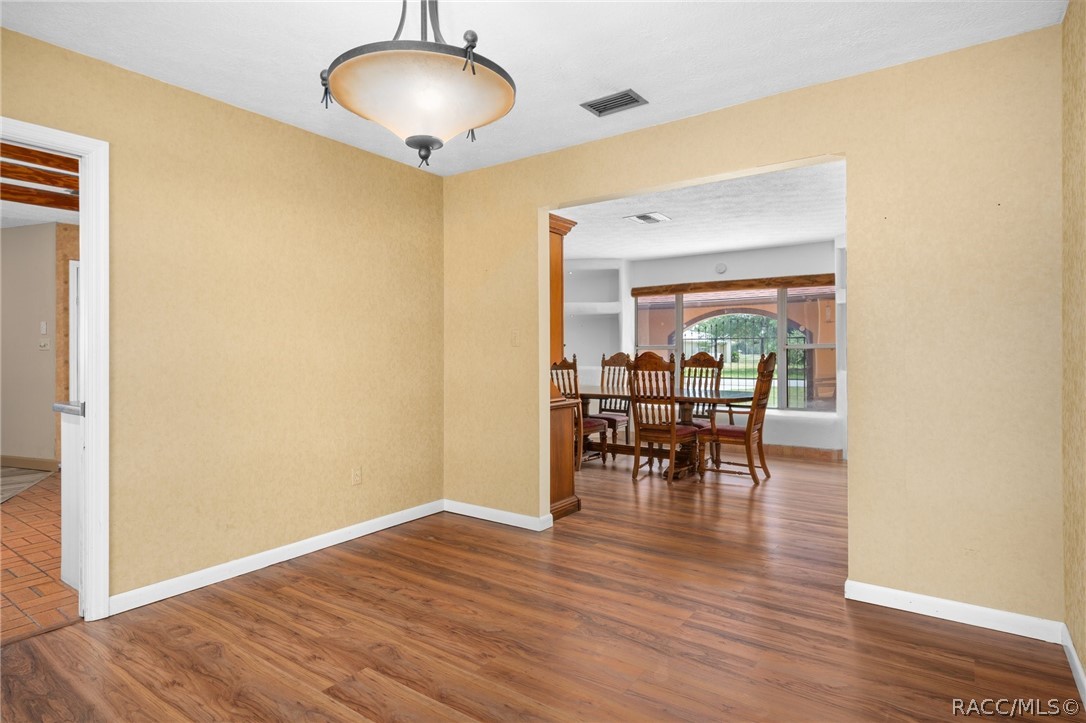 25 N Country Club Drive
