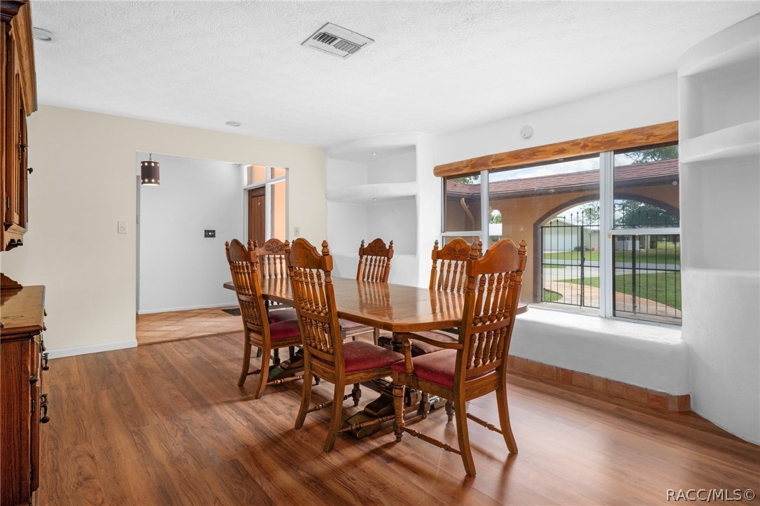 25 N Country Club Drive