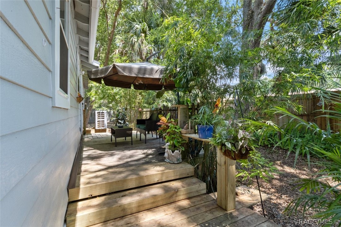 656 NE 11th Street