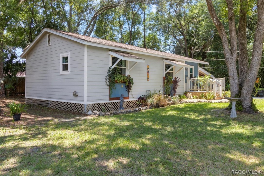 656 NE 11th Street