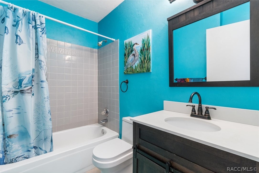 656 NE 11th Street