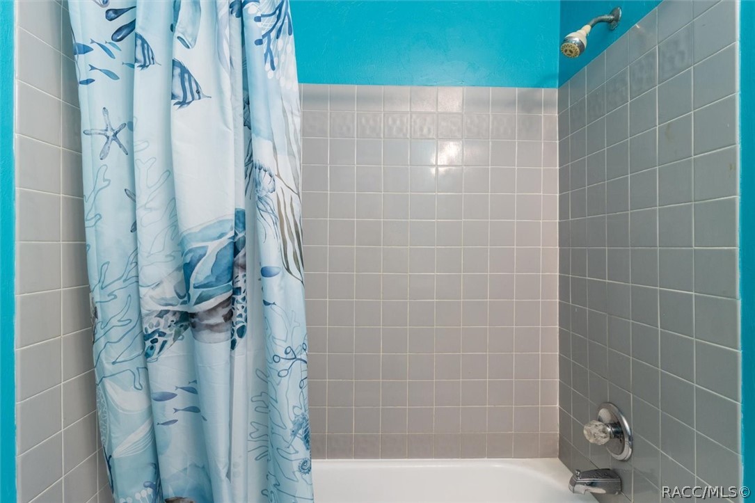 656 NE 11th Street