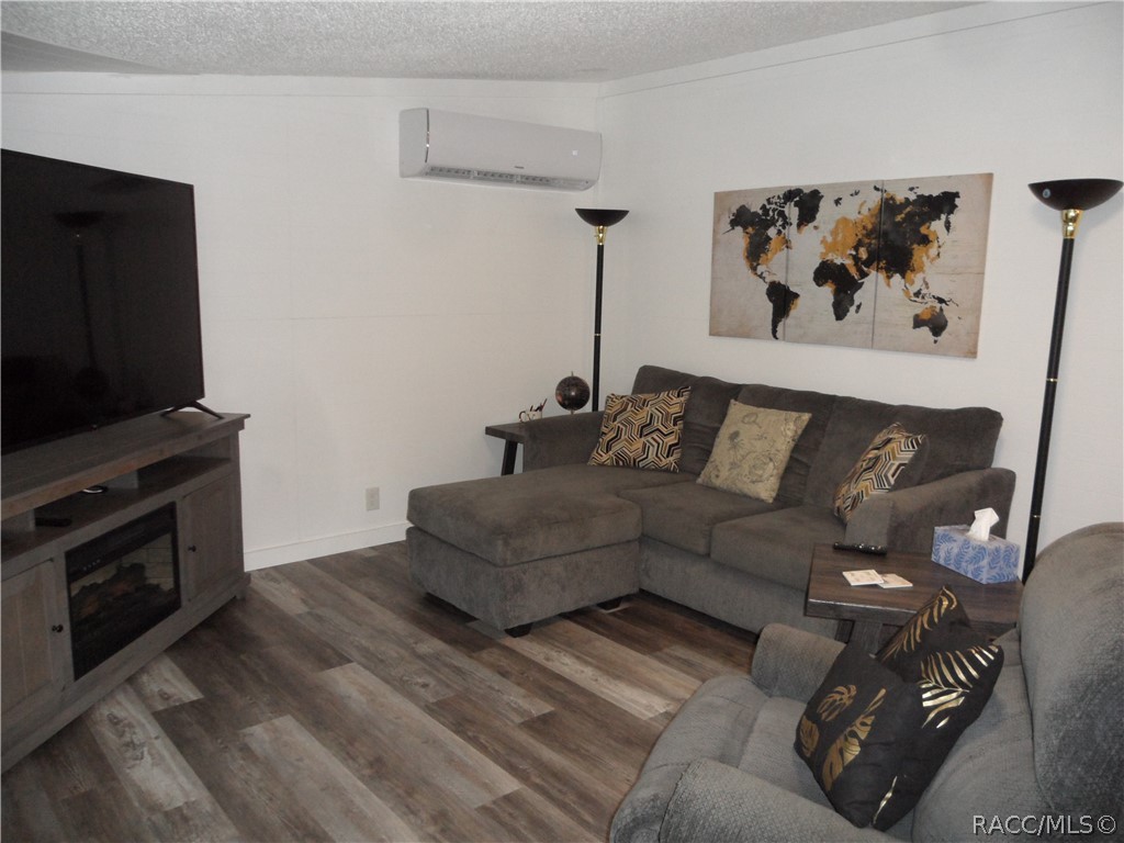7058 W Jackson Lane