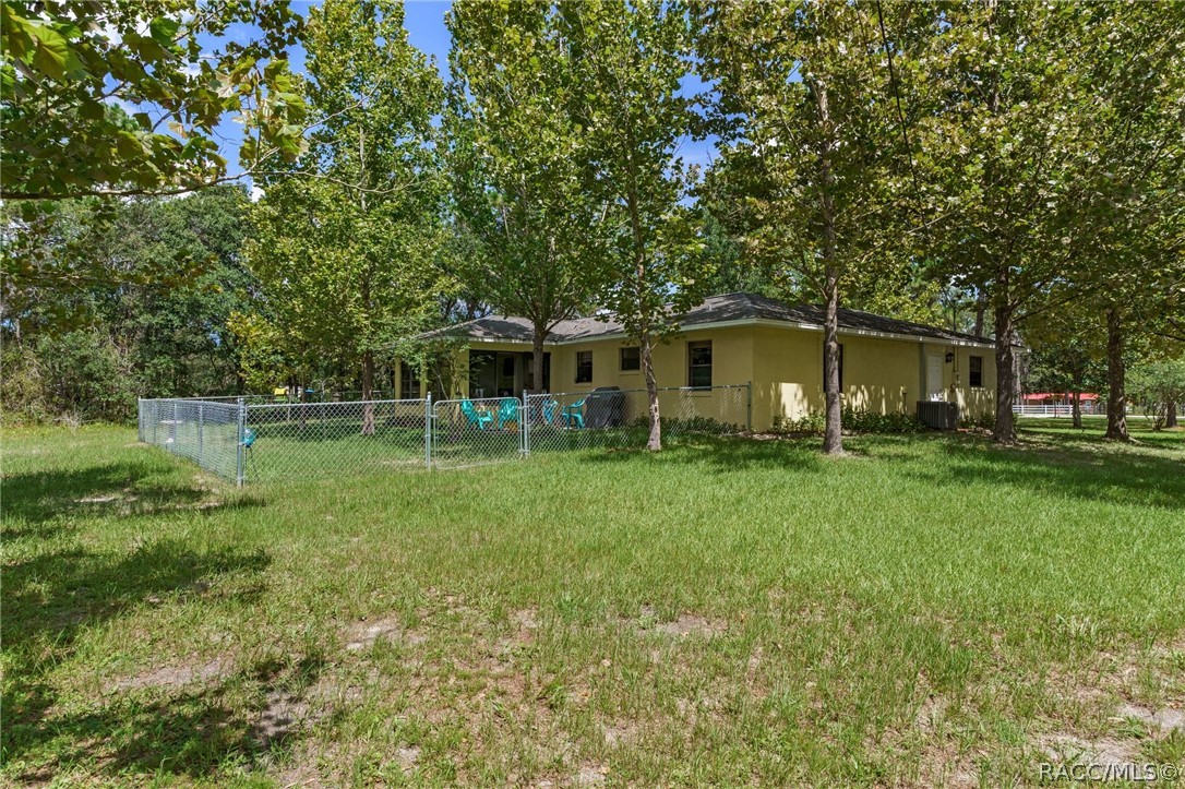 6740 W Green Acres Street