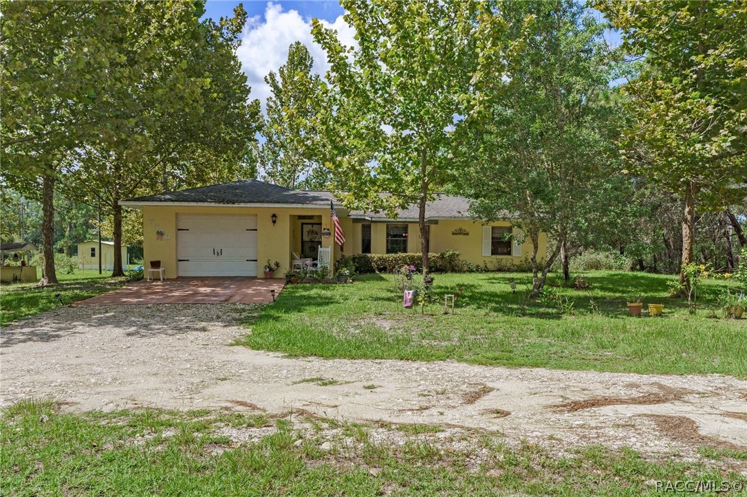 6740 W Green Acres Street