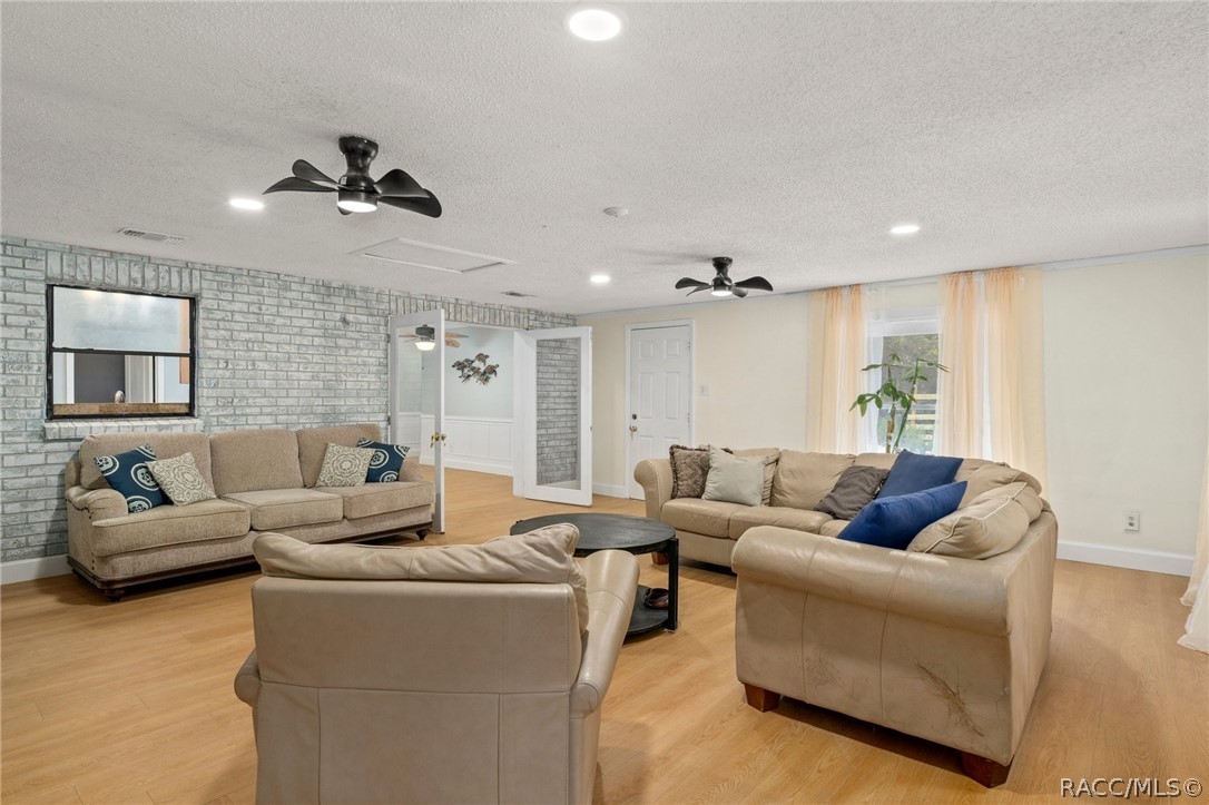 910 NW 6th Avenue