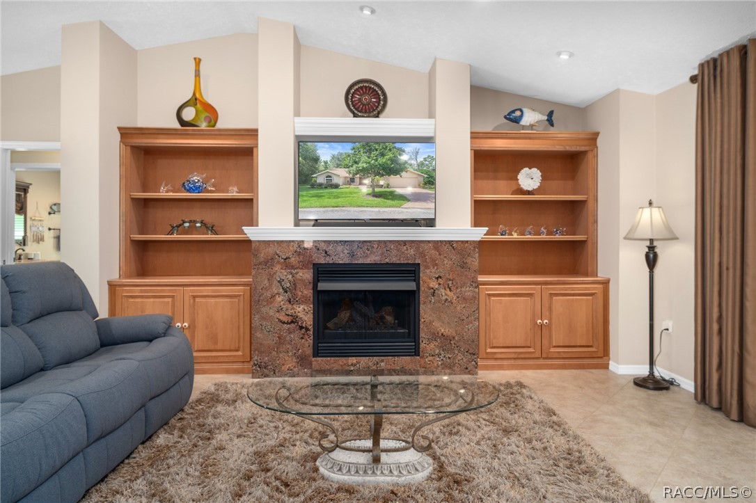 9 Sandpine Court W