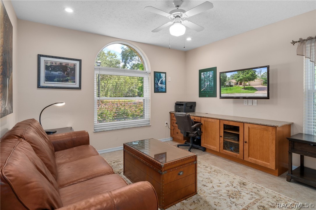 9 Sandpine Court W