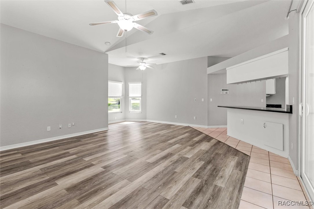 1605 E St Charles Place