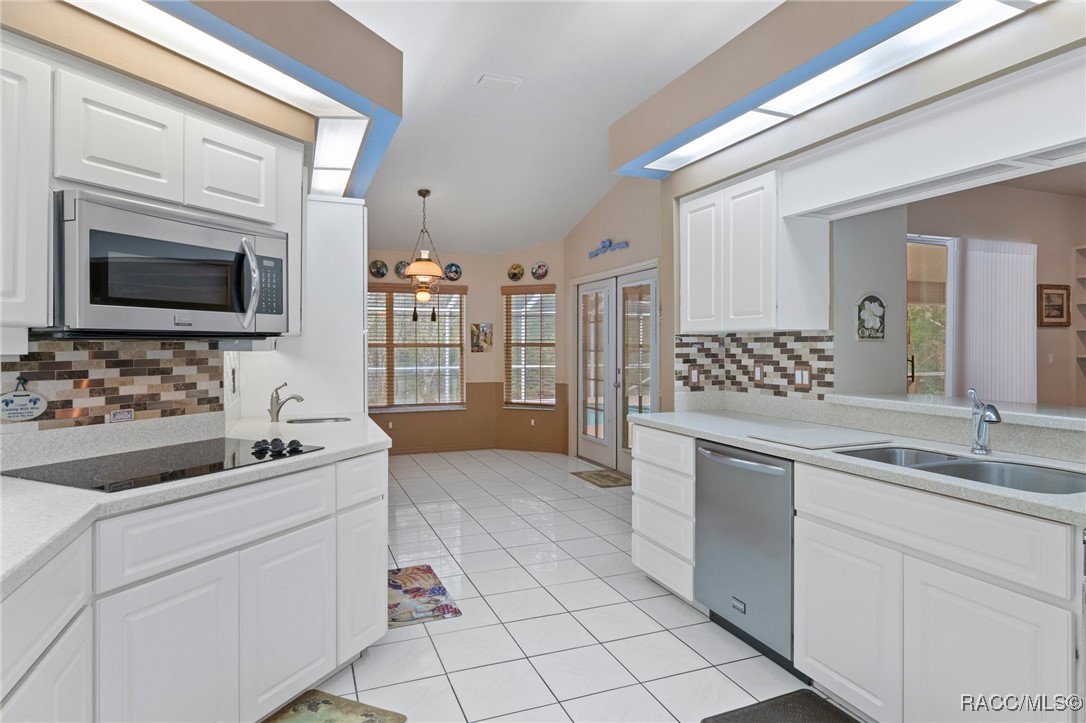 15 Calendula Court E