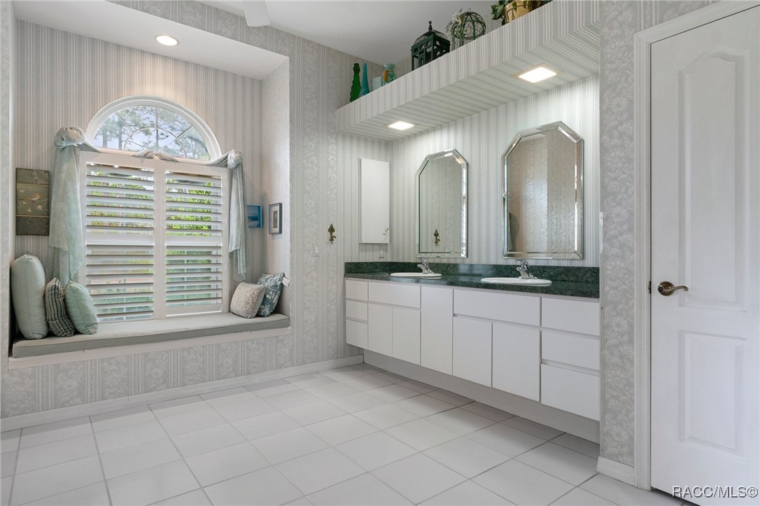15 Calendula Court E