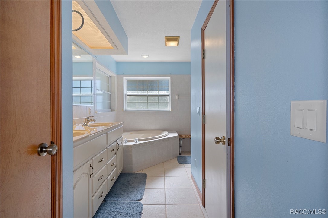 3706 S Blue Sky Point