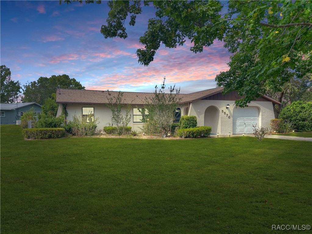 5570 W Cagney Loop