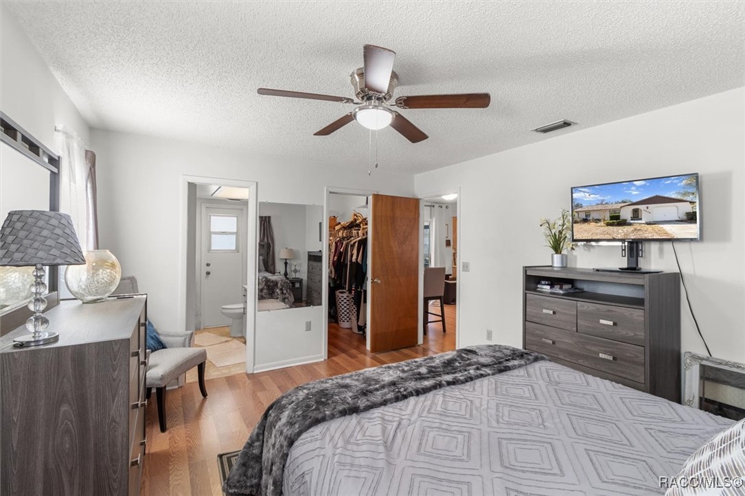 5570 W Cagney Loop