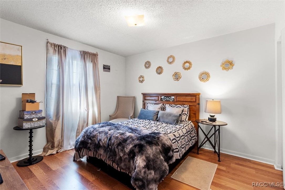 5570 W Cagney Loop