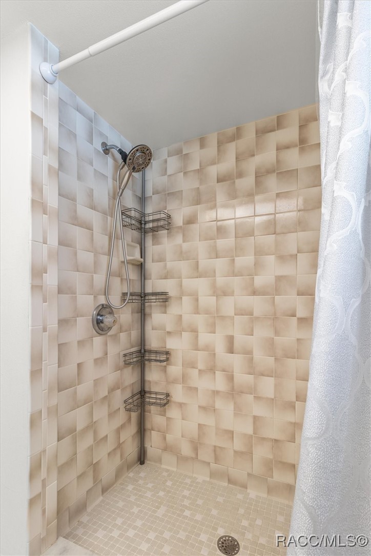 5570 W Cagney Loop