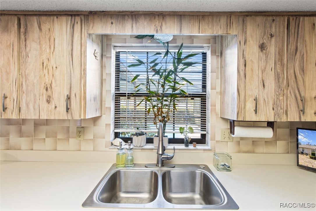 5570 W Cagney Loop