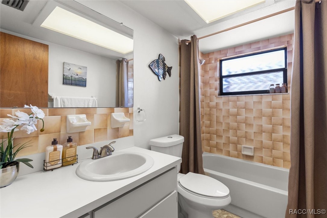 5570 W Cagney Loop