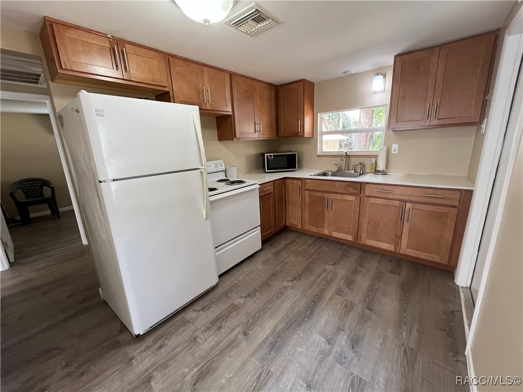 12167, 12195 W Red Maple Street