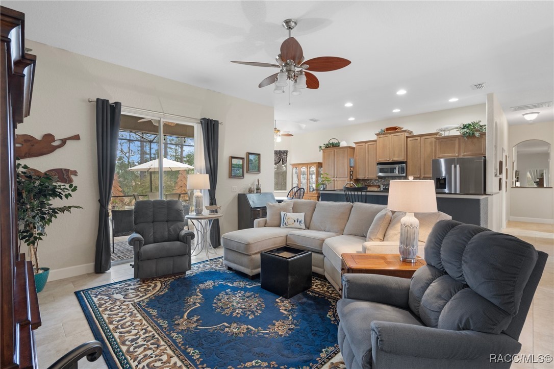 25 Sanders Circle