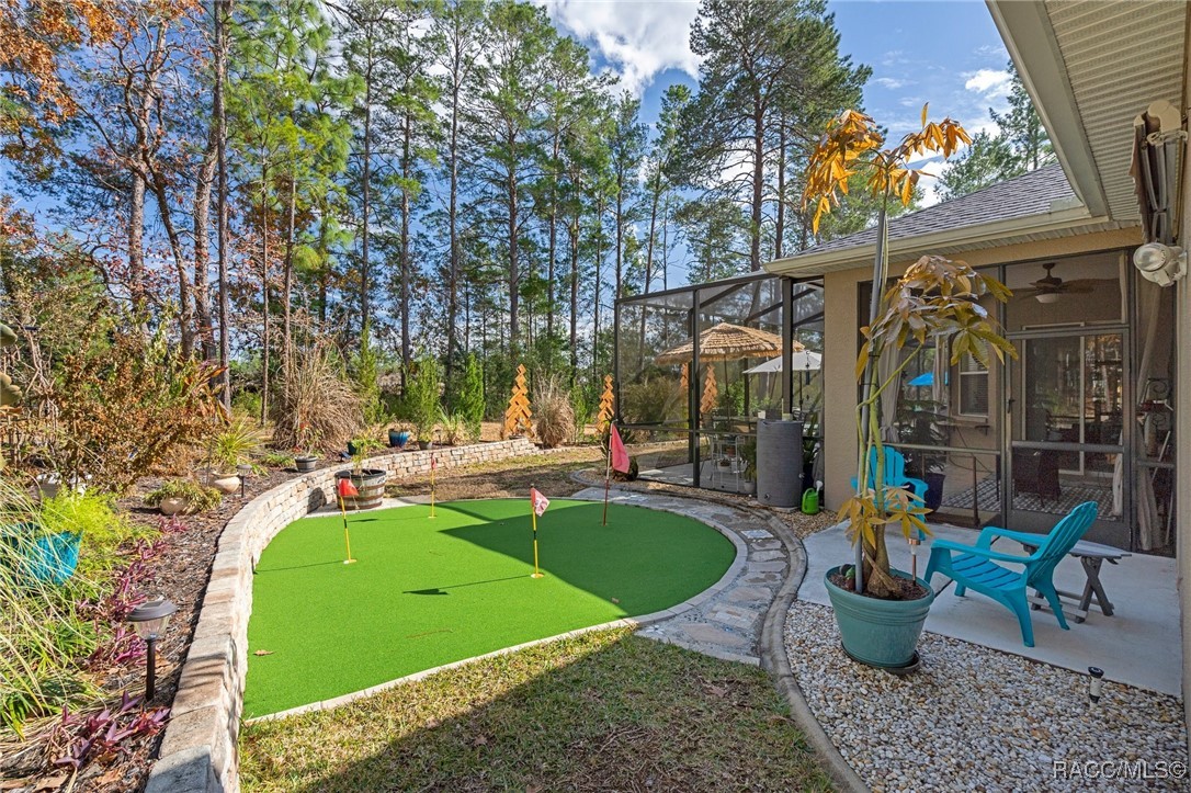 25 Sanders Circle