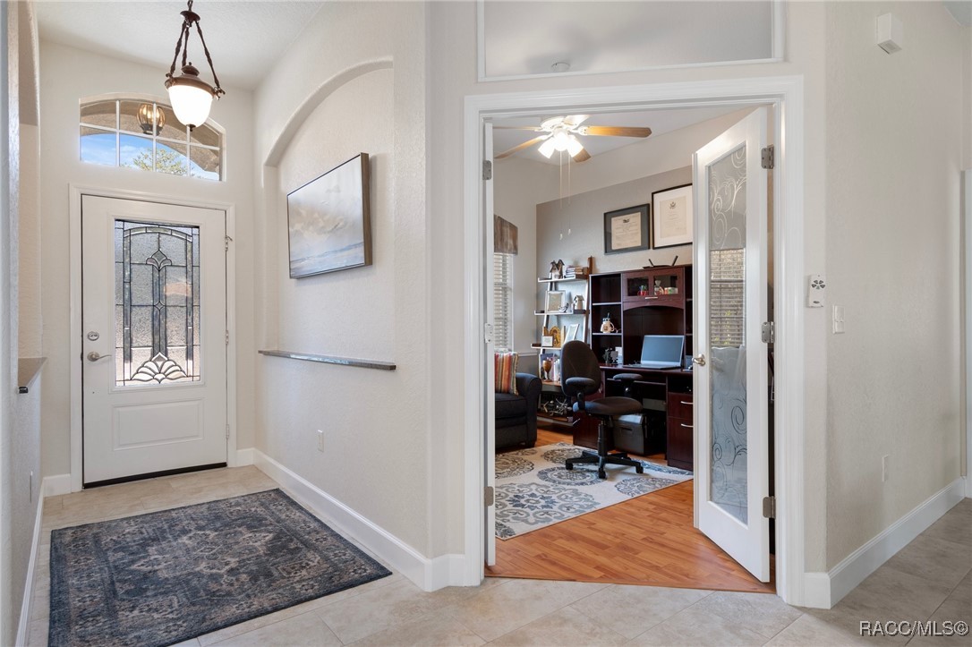 25 Sanders Circle