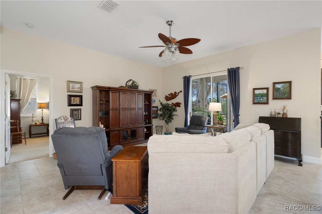 25 Sanders Circle