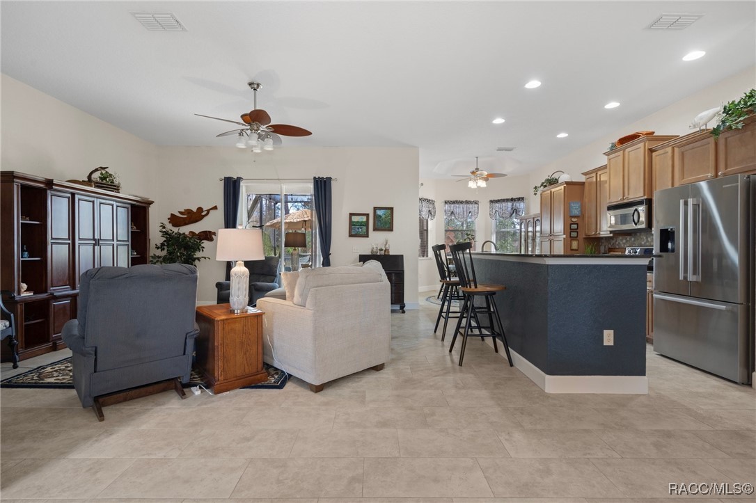25 Sanders Circle