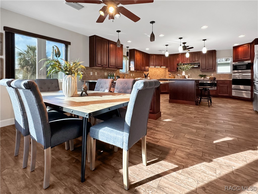 10305 W Port Court