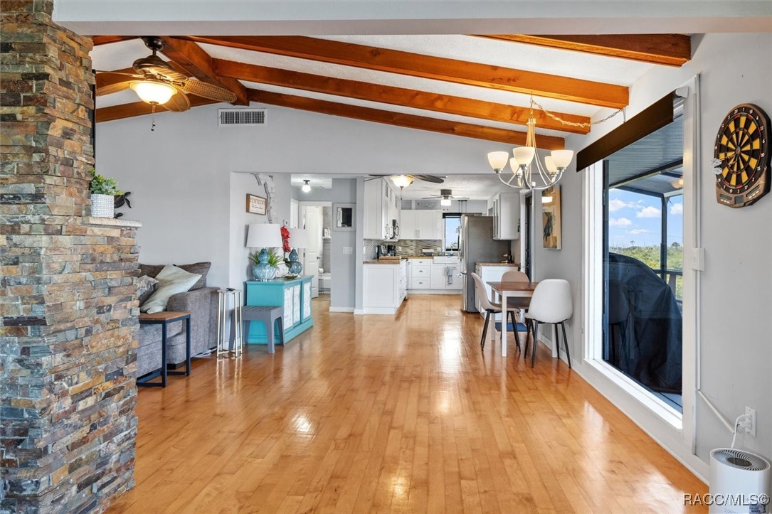 605 N Lake Circle