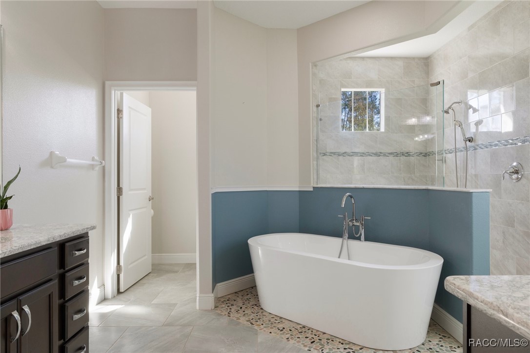 5664 S Chestnut Terrace