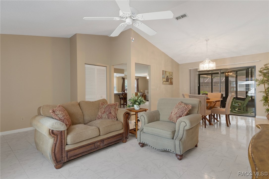 5118 W Kristina Loop