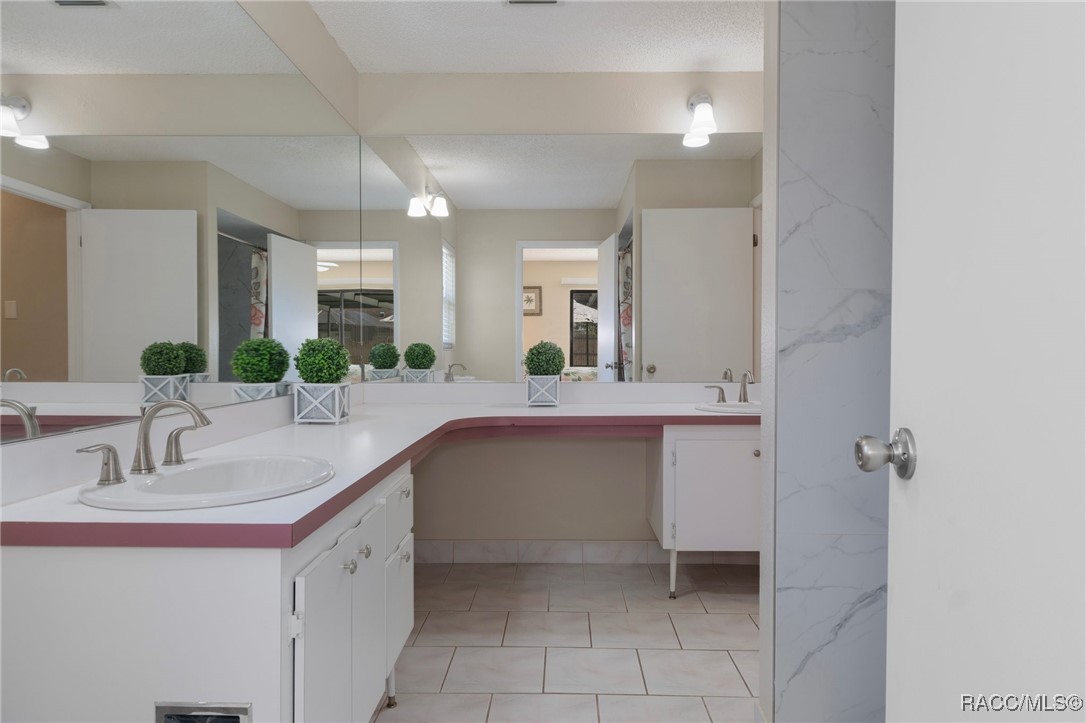 5118 W Kristina Loop