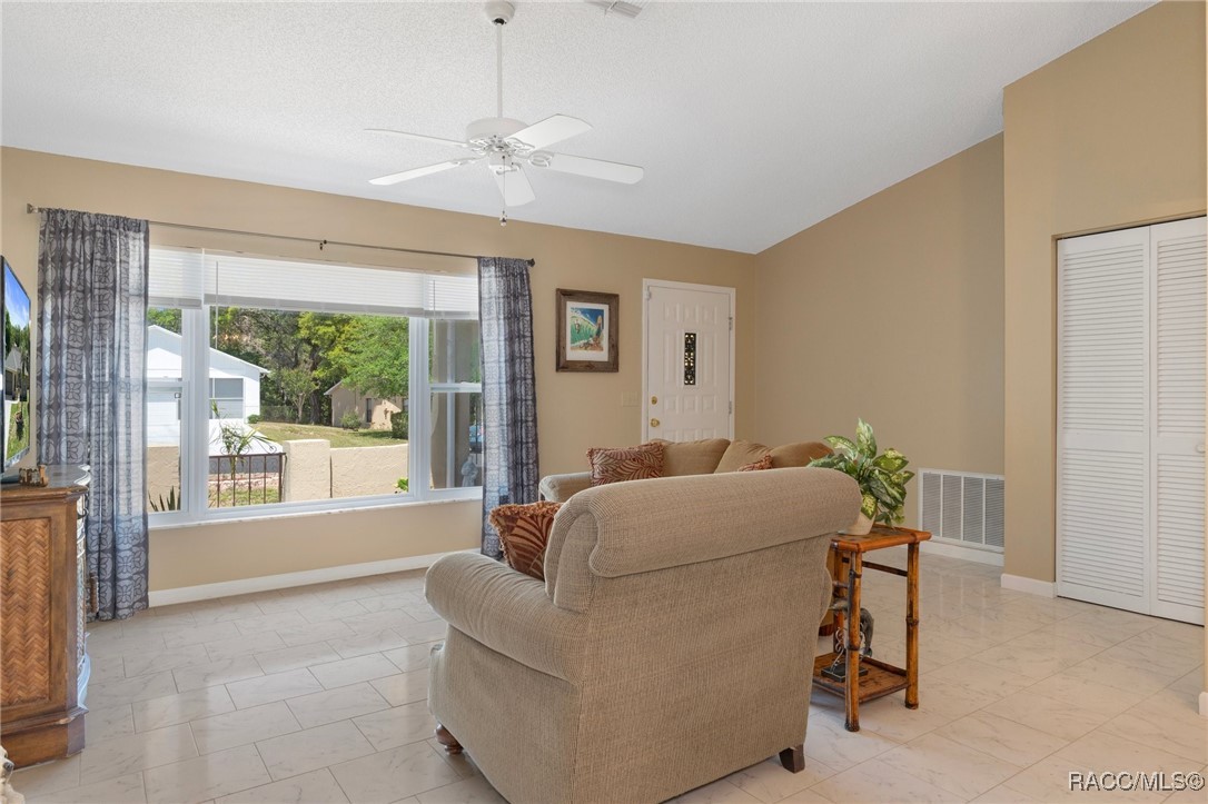 5118 W Kristina Loop