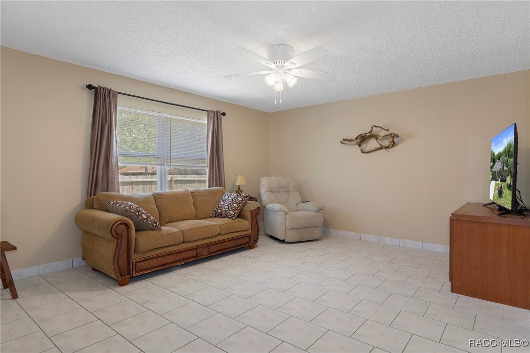 5118 W Kristina Loop