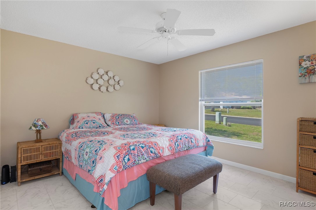 5118 W Kristina Loop