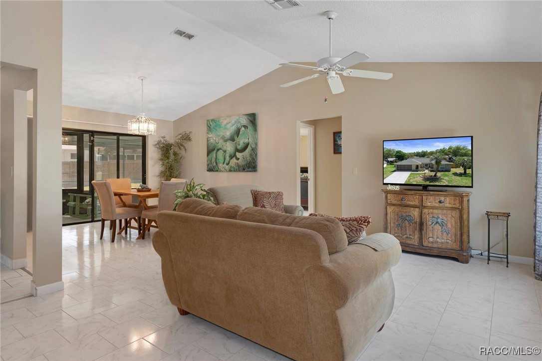 5118 W Kristina Loop