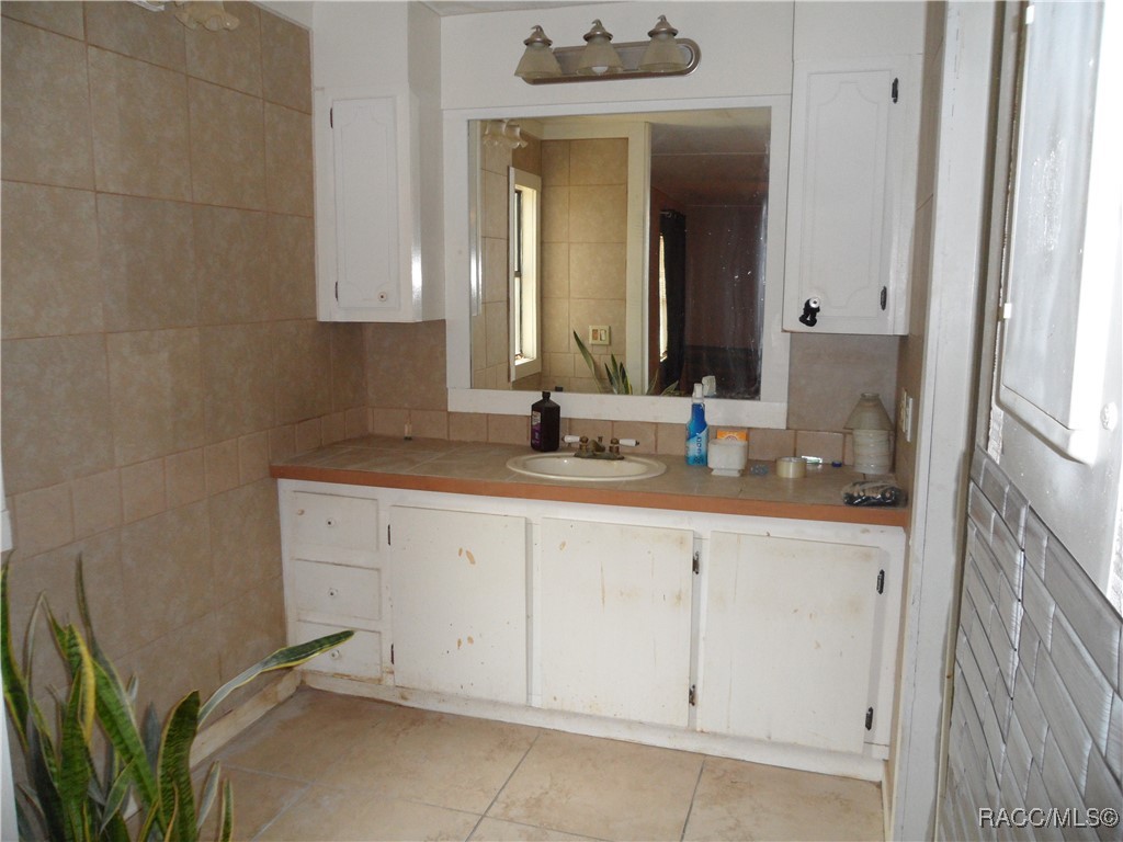 5250 W Rolling View Place