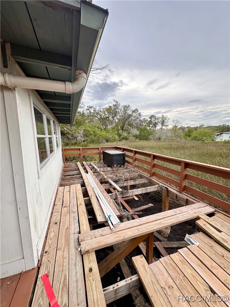 5809 S Hellgate Island