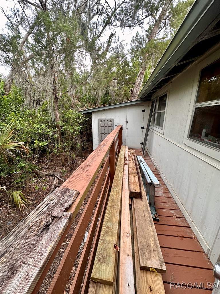 5809 S Hellgate Island